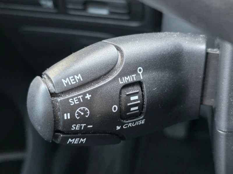 Photo 25 de l'offre de CITROEN C3 AIRCROSS 1.2 PureTech 110 BVM6 SHINE GPS Camera Park Assist. Grip C. à 12890€ chez Mérignac auto