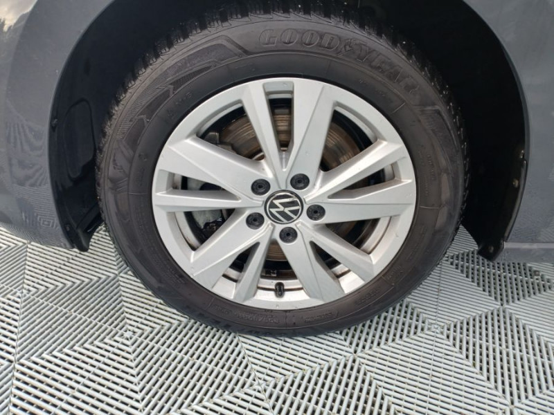 Photo 22 de l'offre de VOLKSWAGEN TOURAN III 2.0 TDI 115 DSG7 CARAT HIGHLINE Camera ACC SC TOIT Ouvrant 5PL 1ère Main à 27950€ chez Mérignac auto