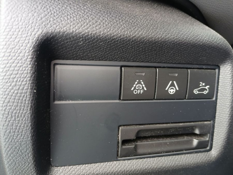 Photo 26 de l'offre de CITROEN C5 AIRCROSS 1.6 PureTech 180 EAT8 SHINE PACK 360° Sge Elect Hayon EL. 1ère Main à 20950€ chez Mérignac auto