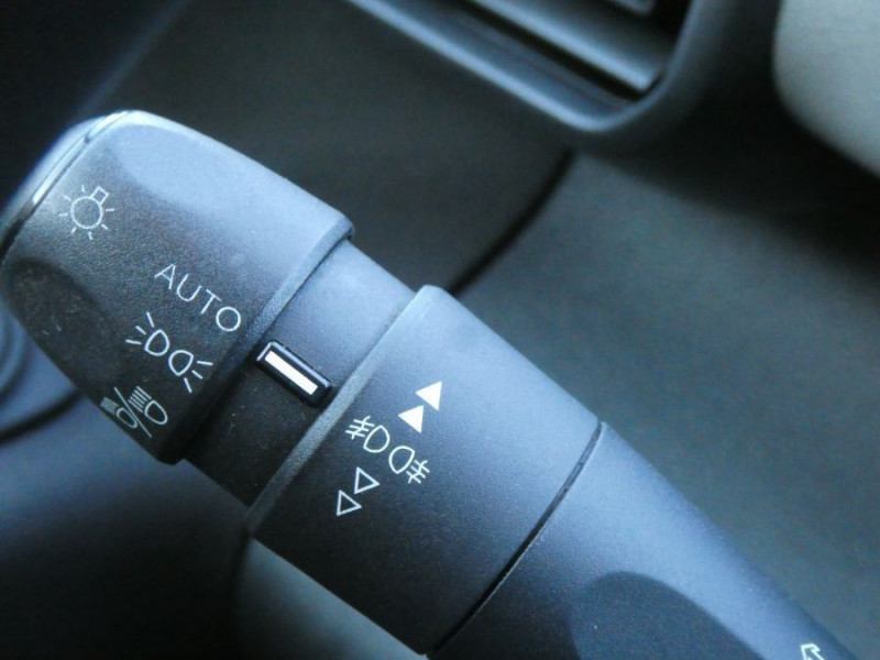 Photo 17 de l'offre de PEUGEOT RIFTER XL LONG 1.5 BlueHDi 100 ACTIVE 5PL Radars à 19950€ chez Mérignac auto