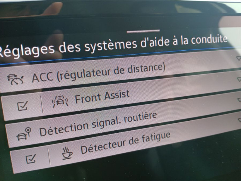 Photo 32 de l'offre de VOLKSWAGEN TOURAN III 2.0 TDI 115 DSG7 CARAT HIGHLINE Camera ACC SC TOIT Ouvrant 5PL 1ère Main à 27950€ chez Mérignac auto