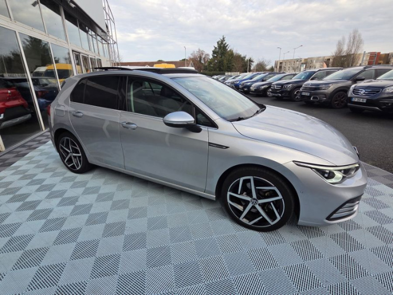 Photo 2 de l'offre de VOLKSWAGEN GOLF VIII 2.0 TDI 150 DSG6 STYLE Toit Ouvrant suivi entretien à 27950€ chez Mérignac auto
