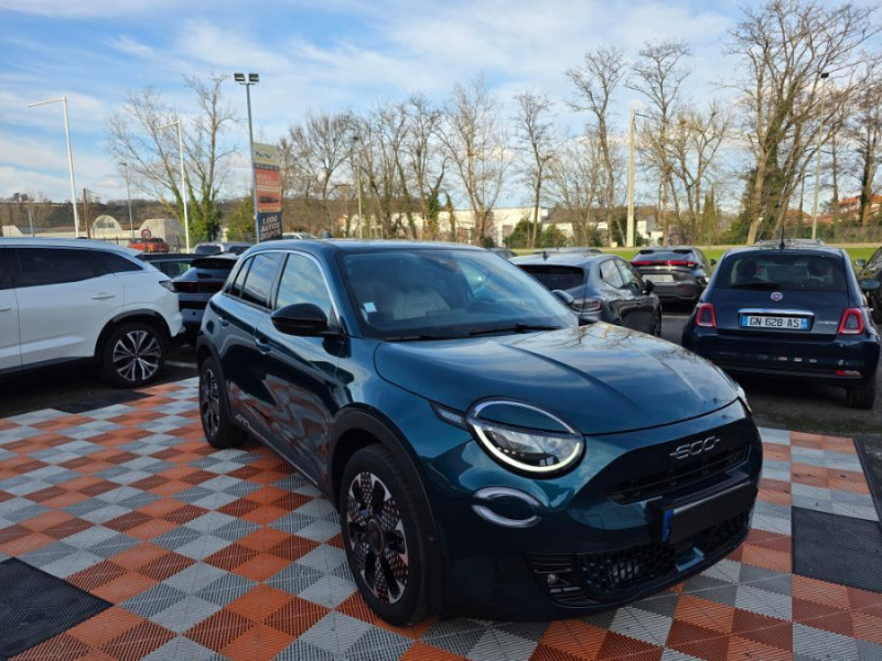 Photo 2 de l'offre de FIAT 600 1.2 HYBRID 100 DCT6 LA PRIMA Hayon EL. JA18 à 21850€ chez Mérignac auto