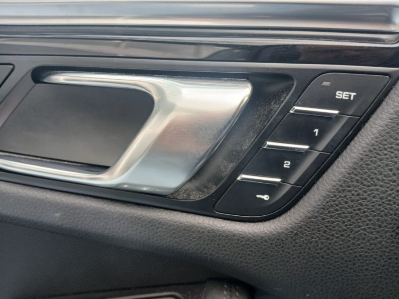 Photo 42 de l'offre de PORSCHE MACAN II 3.0 V6 S 354 PDK TOE PDLS SEM JA20 1ère Main à 58900€ chez Mérignac auto