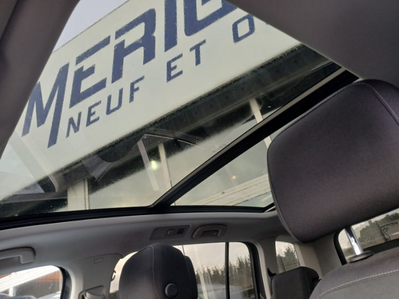 Photo 9 de l'offre de VOLKSWAGEN TOURAN III 2.0 TDI 115 DSG7 CARAT HIGHLINE Camera ACC SC TOIT Ouvrant 5PL 1ère Main à 27950€ chez Mérignac auto