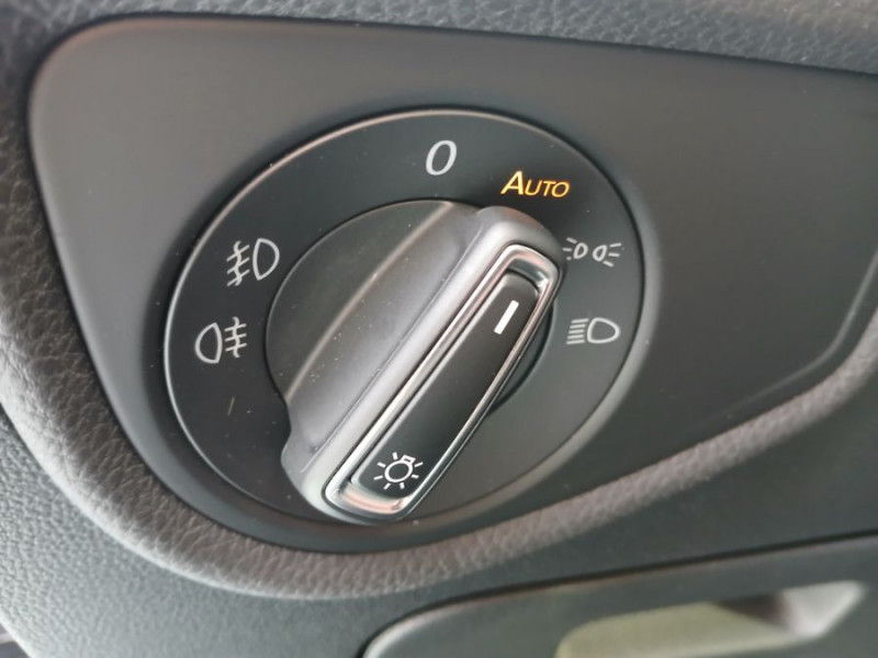 Photo 33 de l'offre de VOLKSWAGEN TOURAN III 2.0 TDI 115 DSG7 CARAT HIGHLINE Camera ACC SC TOIT Ouvrant 5PL 1ère Main à 27950€ chez Mérignac auto