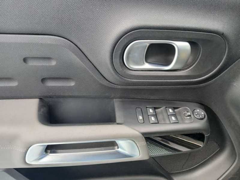 Photo 23 de l'offre de CITROEN C5 AIRCROSS 1.6 PureTech 180 EAT8 SHINE PACK 360° Sge Elect Hayon EL. 1ère Main à 20950€ chez Mérignac auto