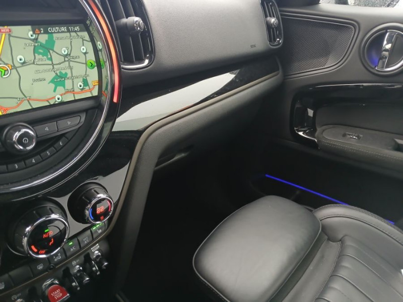 Photo 36 de l'offre de MINI COUNTRYMAN (F60) 2.0SD 190 BVA8 COOPER SD CUIR Elec. TOE ACC JA18 Nbses Options... à 23950€ chez Mérignac auto
