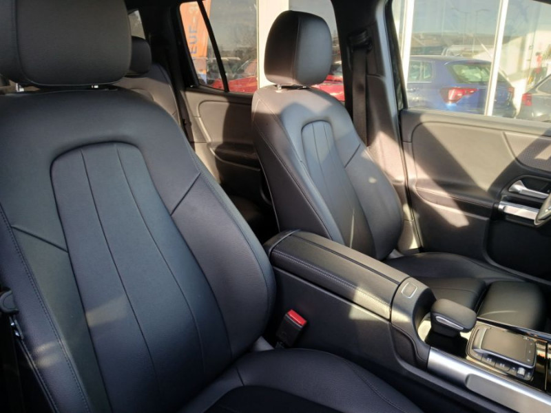 Photo 32 de l'offre de MERCEDES-BENZ GLB 200D 150 8G-Tronic 2WD BUSINESS SOLUTION CUIR Hayon EL. 7PL 1ère Main à 35890€ chez Mérignac auto