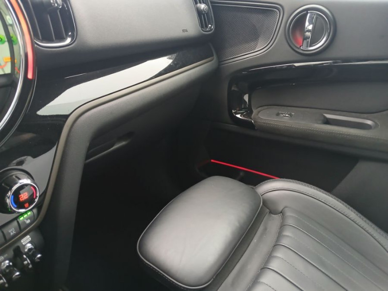 Photo 39 de l'offre de MINI COUNTRYMAN (F60) 2.0SD 190 BVA8 COOPER SD CUIR Elec. TOE ACC JA18 Nbses Options... à 23950€ chez Mérignac auto