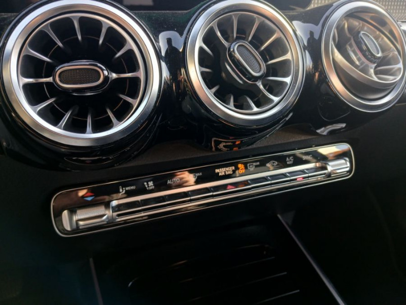 Photo 33 de l'offre de MERCEDES-BENZ GLB 200D 150 8G-Tronic 2WD BUSINESS SOLUTION CUIR Hayon EL. 7PL 1ère Main à 35890€ chez Mérignac auto