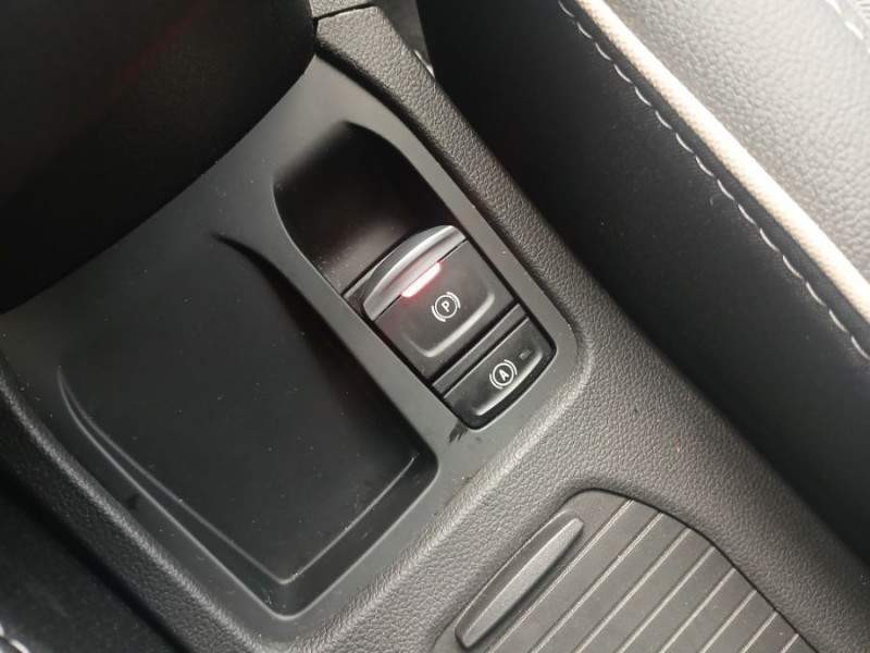 Photo 27 de l'offre de RENAULT CLIO V 0.9 TCe 90 BVM6 TECHNO GPS Camera JA16 à 18770€ chez Mérignac auto