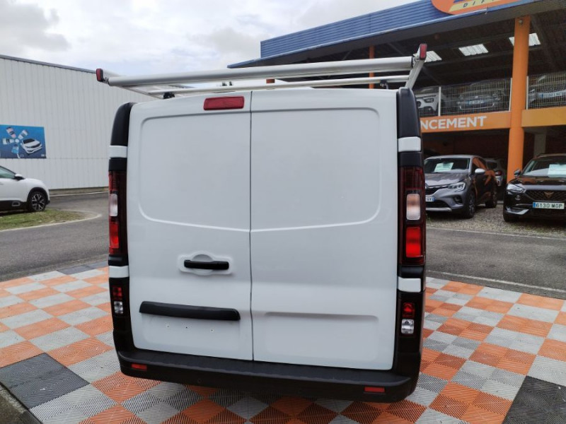 Photo 10 de l'offre de RENAULT TRAFIC FOURGON III 1.6 DCi 120 BV6 L2H1 2T9 1200 CONFORT Galerie 20950.H.T à 20950€ chez Mérignac auto