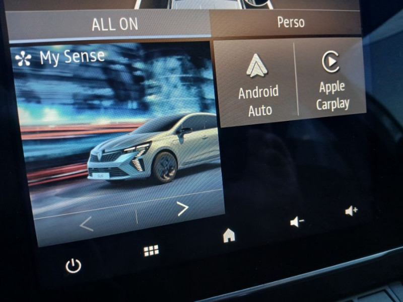 Photo 34 de l'offre de RENAULT CLIO V 0.9 TCe 90 BVM6 ESPRIT ALPINE GPS 9.3" Cockpit JA17 à 20950€ chez Mérignac auto