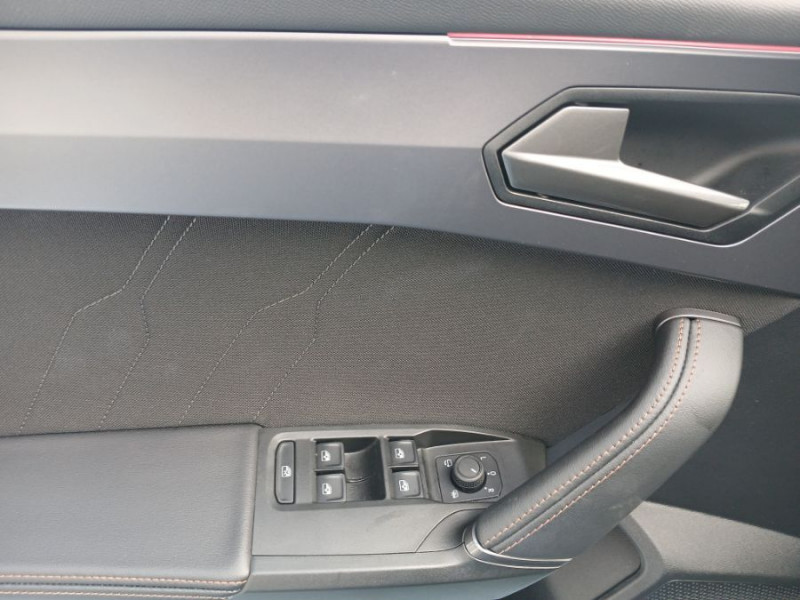 Photo 23 de l'offre de CUPRA LEON NEW IV 1.5 eTSI 150 DSG V GPS Camera JA18 SC Key Less à 29850€ chez Mérignac auto