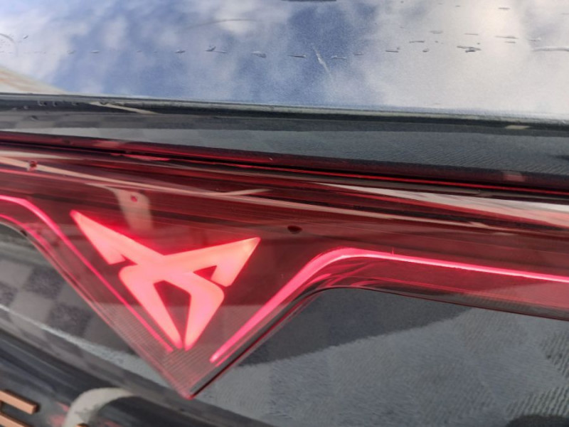 Photo 39 de l'offre de CUPRA LEON NEW IV 1.5 eTSI 150 DSG V GPS Camera JA18 SC Key Less à 29850€ chez Mérignac auto