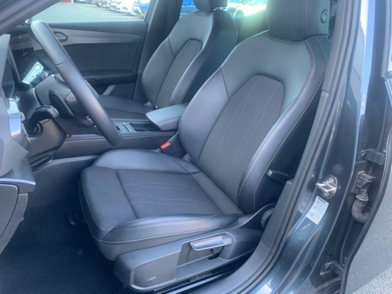 Photo 6 de l'offre de CUPRA LEON NEW IV 1.5 eTSI 150 DSG V GPS Camera JA18 SC Key Less à 30450€ chez Mérignac auto