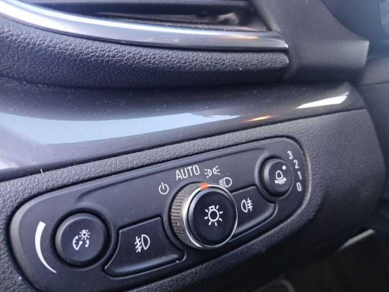 Photo 24 de l'offre de OPEL MOKKA X II 1.6 CDTI 136 BVM6 INNOVATION GPS Camera JA18 Radars à 10950€ chez Mérignac auto