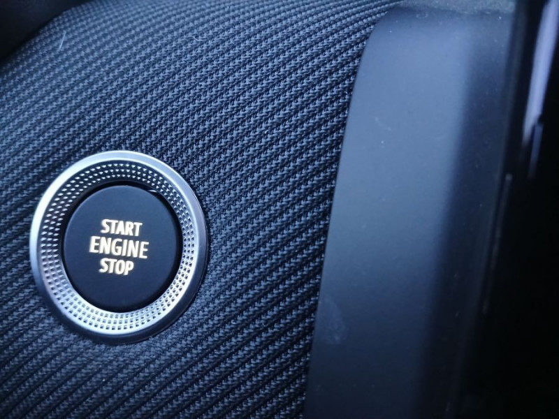 Photo 38 de l'offre de RENAULT CLIO V 0.9 TCe 90 BVM6 ESPRIT ALPINE GPS 9.3" Cockpit JA17 à 20950€ chez Mérignac auto