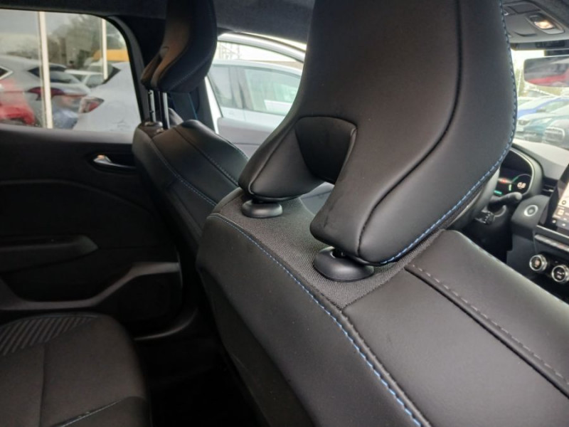 Photo 26 de l'offre de RENAULT CLIO V 0.9 TCe 90 BVM6 ESPRIT ALPINE GPS 9.3" Cockpit JA17 à 20950€ chez Mérignac auto