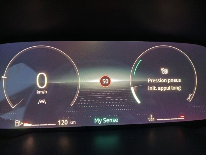 Photo 37 de l'offre de RENAULT CLIO V 0.9 TCe 90 BVM6 ESPRIT ALPINE GPS 9.3" Cockpit JA17 à 20950€ chez Mérignac auto