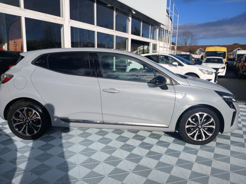 Photo 12 de l'offre de RENAULT CLIO V 0.9 TCe 90 BVM6 TECHNO GPS Camera JA16 à 18770€ chez Mérignac auto