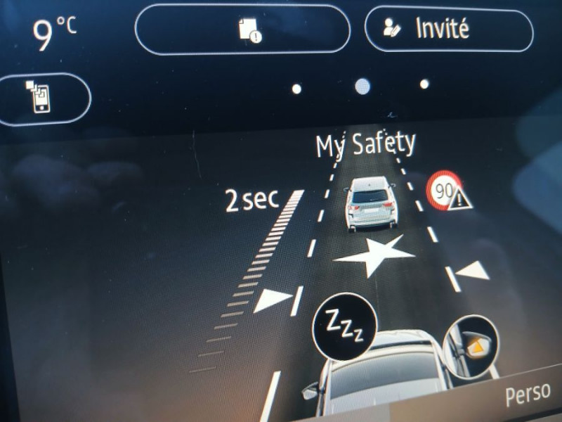 Photo 35 de l'offre de RENAULT CLIO V 0.9 TCe 90 BVM6 ESPRIT ALPINE GPS 9.3" Cockpit JA17 à 20950€ chez Mérignac auto