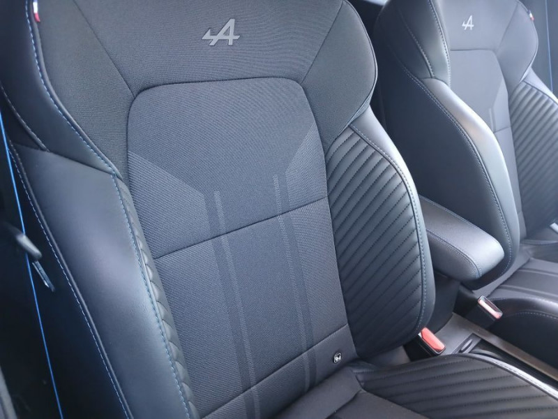 Photo 5 de l'offre de RENAULT CLIO V 0.9 TCe 90 BVM6 ESPRIT ALPINE GPS 9.3" Cockpit JA17 à 20950€ chez Mérignac auto