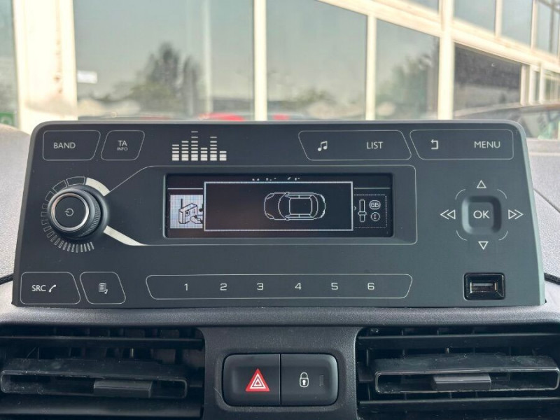 Photo 26 de l'offre de CITROEN BERLINGO 1.5 BlueHDi 100 BVM6 FEEL à 20450€ chez Mérignac auto