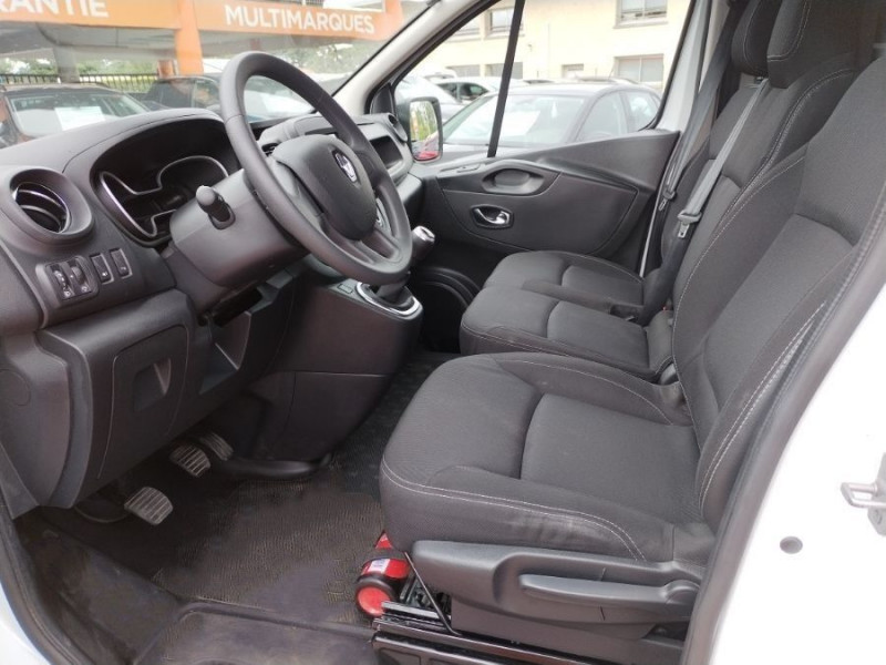 Photo 4 de l'offre de RENAULT TRAFIC FOURGON III 1.6 DCi 120 BV6 L2H1 2T9 1200 CONFORT Galerie 20950.H.T à 20950€ chez Mérignac auto