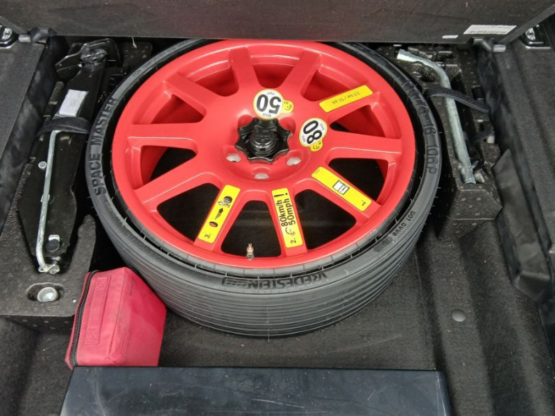 Photo 15 de l'offre de PORSCHE MACAN II 2.0 252 PDK TOE JA20 Camera Bose 1ère Main à 51450€ chez Mérignac auto