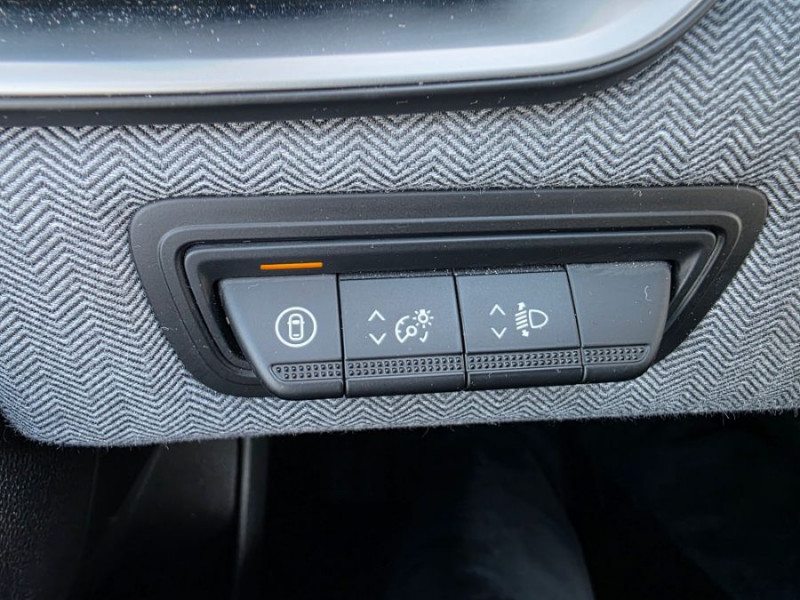 Photo 32 de l'offre de RENAULT CLIO V 0.9 TCe 90 BVM6 TECHNO GPS Camera JA16 à 18950€ chez Mérignac auto