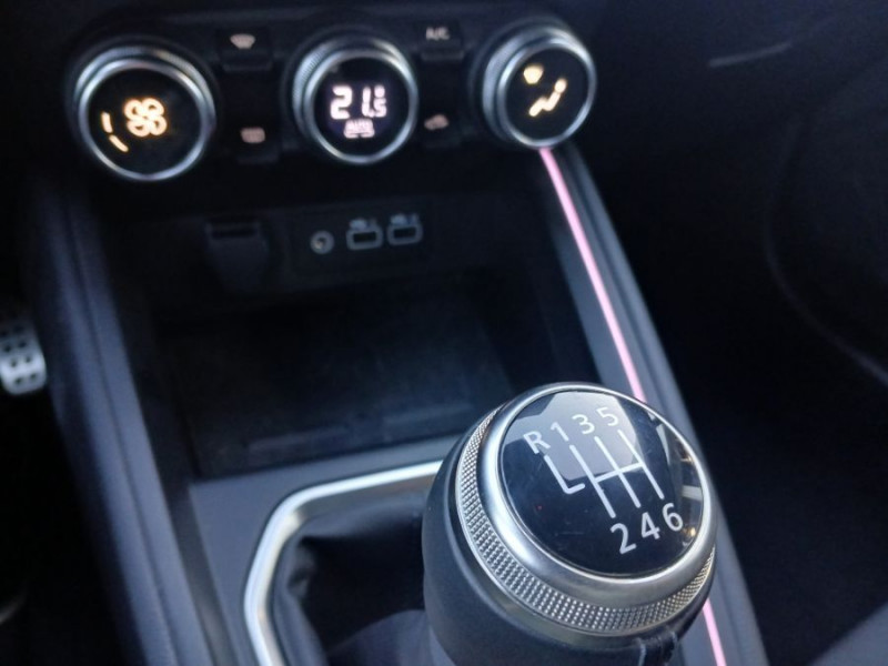 Photo 21 de l'offre de RENAULT CLIO V 0.9 TCe 90 BVM6 ESPRIT ALPINE GPS 9.3" Cockpit JA17 à 20950€ chez Mérignac auto