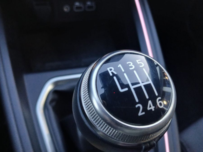 Photo 31 de l'offre de RENAULT CLIO V 0.9 TCe 90 BVM6 ESPRIT ALPINE GPS 9.3" Cockpit JA17 à 20950€ chez Mérignac auto