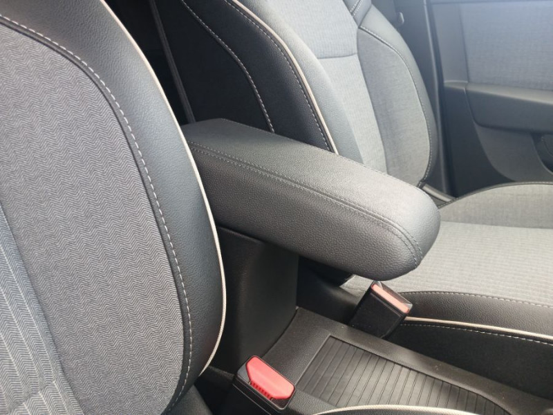 Photo 28 de l'offre de RENAULT CLIO V 0.9 TCe 90 BVM6 TECHNO GPS Camera JA16 à 18770€ chez Mérignac auto