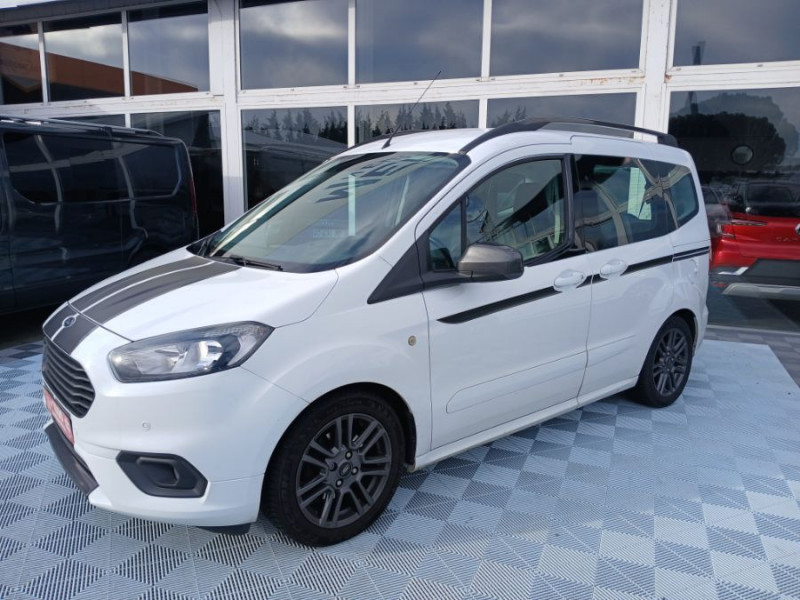 Photo 1 de l'offre de FORD TOURNEO COURIER 100 Ess. BVM6 SPORT GPS JA16 Radars Attel. 1ère Main Suivie à 11950€ chez Mérignac auto