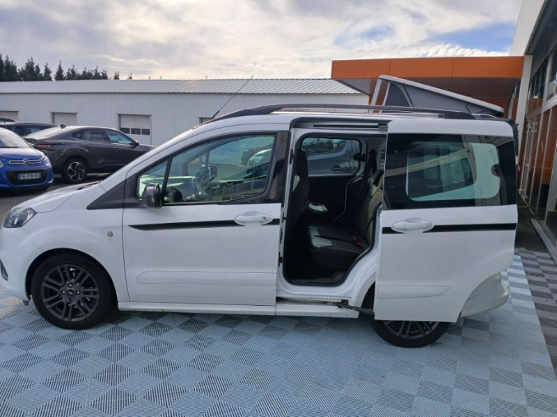 Photo 12 de l'offre de FORD TOURNEO COURIER 100 Ess. BVM6 SPORT GPS JA16 Radars Attel. 1ère Main Suivie à 11950€ chez Mérignac auto
