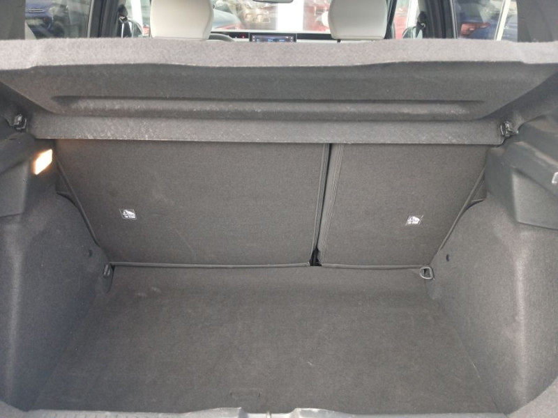 Photo 14 de l'offre de CITROEN C3 NEW 1.2 PureTech 100 BVM6 MAX GPS Camera à 17970€ chez Mérignac auto