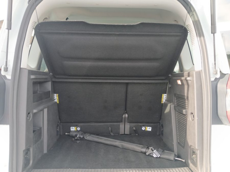 Photo 16 de l'offre de FORD TOURNEO COURIER 100 Ess. BVM6 SPORT GPS JA16 Radars Attel. 1ère Main Suivie à 11950€ chez Mérignac auto