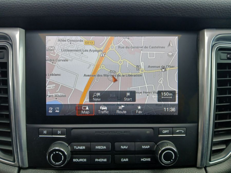 Photo 24 de l'offre de PORSCHE MACAN II 2.0 252 PDK TOE JA20 Camera Bose 1ère Main à 51450€ chez Mérignac auto
