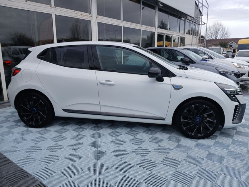 Photo 10 de l'offre de RENAULT CLIO V 0.9 TCe 90 BVM6 ESPRIT ALPINE GPS 9.3" Cockpit JA17 à 20950€ chez Mérignac auto