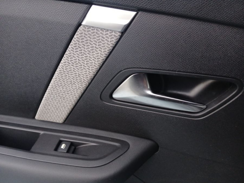 Photo 42 de l'offre de CITROEN C4 X 1.5 BlueHDi 130 EAT8 MAX GPS Camera JA18 à 21950€ chez Mérignac auto