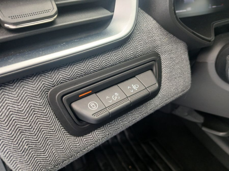 Photo 25 de l'offre de RENAULT CLIO V 0.9 TCe 90 BVM6 TECHNO GPS Camera JA16 à 18770€ chez Mérignac auto