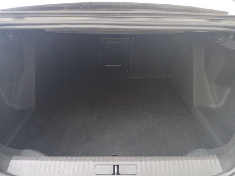 Photo 14 de l'offre de CITROEN C4 X 1.5 BlueHDi 130 EAT8 MAX GPS Camera JA18 à 21950€ chez Mérignac auto