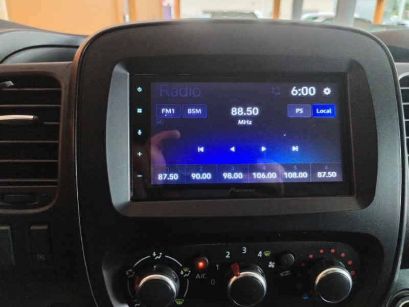 Photo 17 de l'offre de RENAULT TRAFIC FOURGON III 1.6 DCi 120 BV6 L2H1 2T9 1200 CONFORT Galerie 20950.H.T à 20950€ chez Mérignac auto