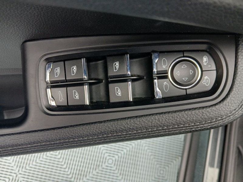 Photo 31 de l'offre de PORSCHE MACAN II 2.0 252 PDK TOE JA20 Camera Bose 1ère Main à 51450€ chez Mérignac auto