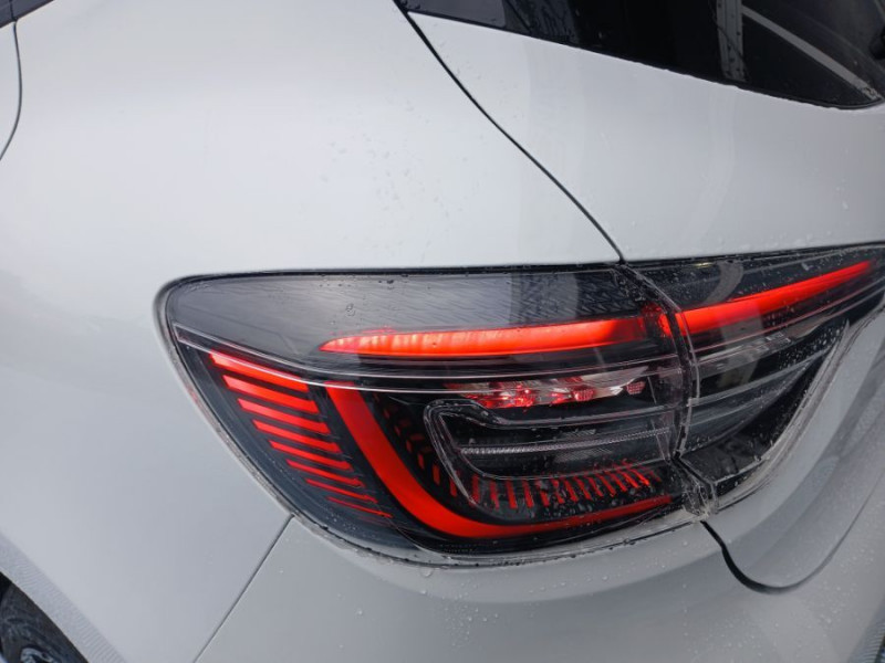 Photo 46 de l'offre de RENAULT CLIO V 0.9 TCe 90 BVM6 ESPRIT ALPINE GPS 9.3" Cockpit JA17 à 20950€ chez Mérignac auto