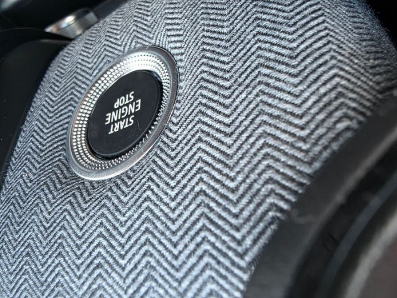 Photo 26 de l'offre de RENAULT CLIO V 0.9 TCe 90 BVM6 TECHNO GPS Camera JA16 à 18950€ chez Mérignac auto