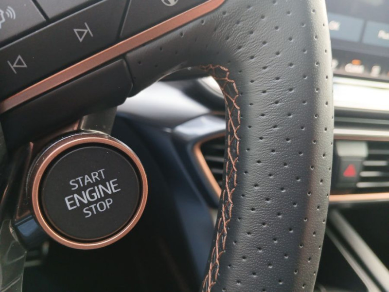 Photo 20 de l'offre de CUPRA LEON NEW IV 1.5 eTSI 150 DSG V GPS Camera JA18 SC Key Less à 29850€ chez Mérignac auto