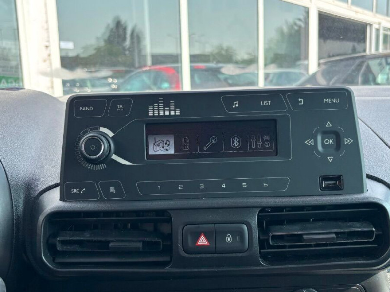 Photo 25 de l'offre de CITROEN BERLINGO 1.5 BlueHDi 100 BVM6 FEEL à 20450€ chez Mérignac auto